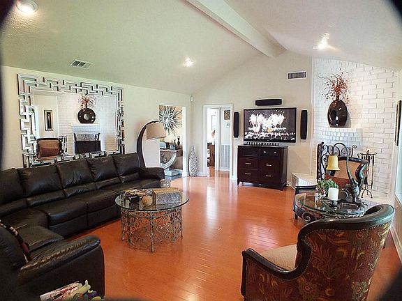3rd image of 1719 Millbury Dr