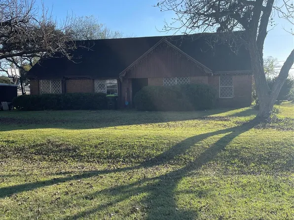 1202 Westgate Dr, Wharton, TX 77488