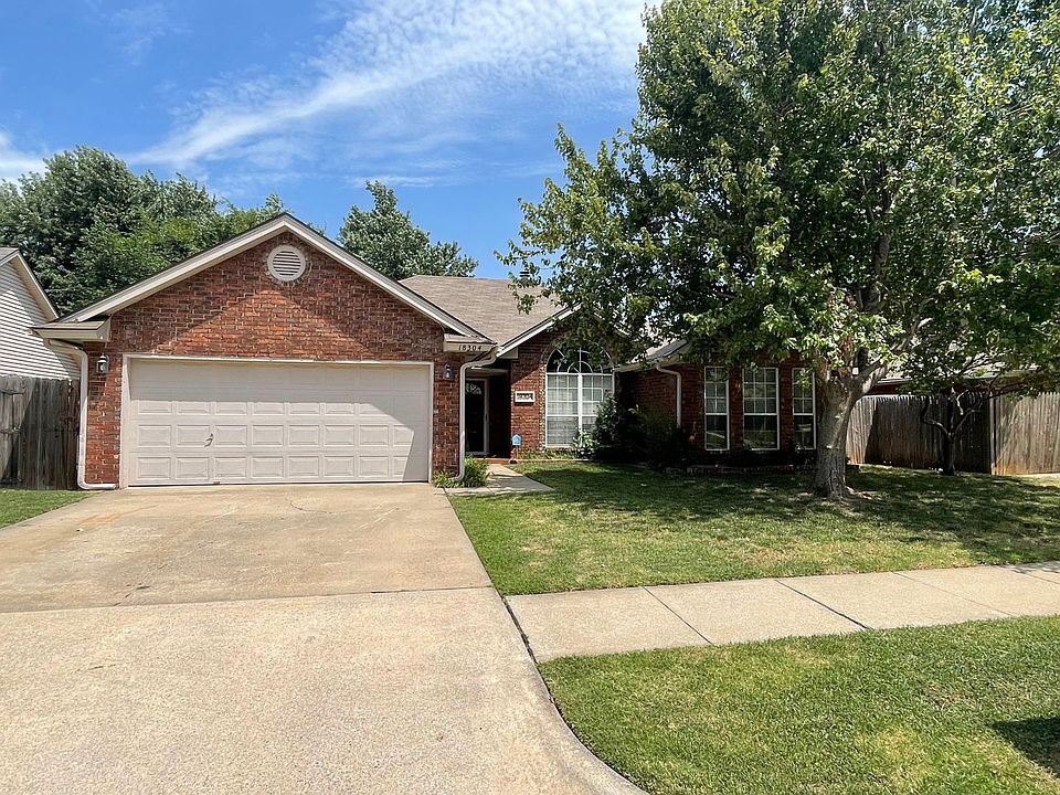1st image of 18304 English Oak Ln