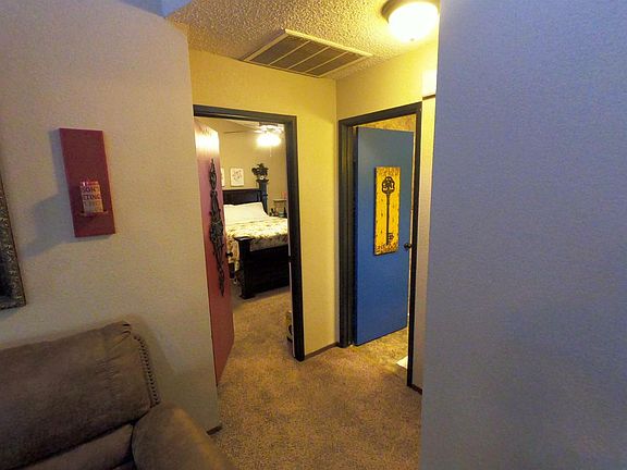 5th image of 1036 E Babcock Ave