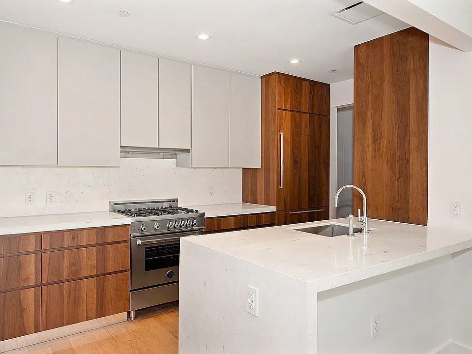 1st image of 360 E 89th St #4D