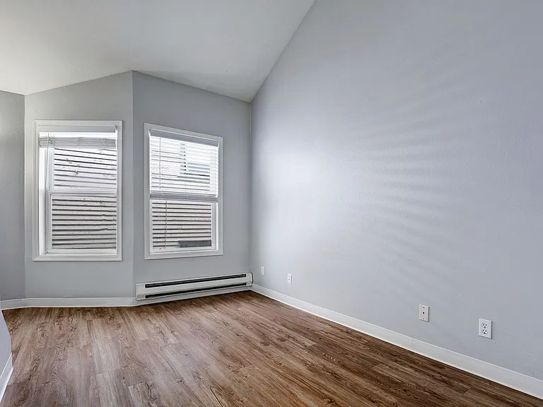 Ludlow Apartments — Photo 7