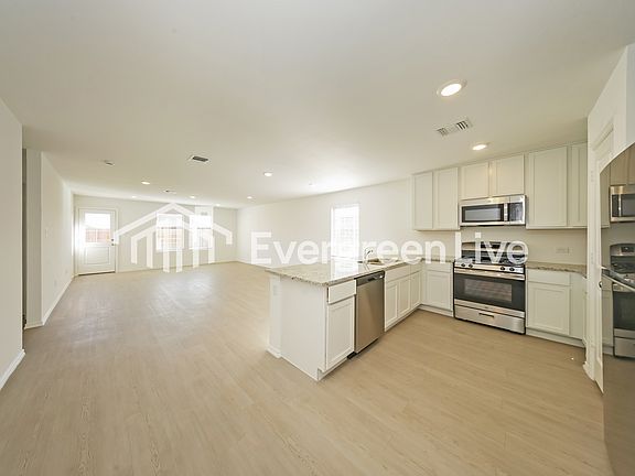 4th image of 3712 Palmetto Bluff Dr