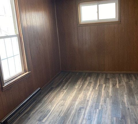 5th image of 375 Emerald St