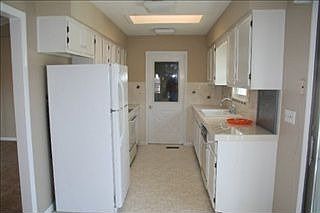 5th image of 224 Lakeview Dr