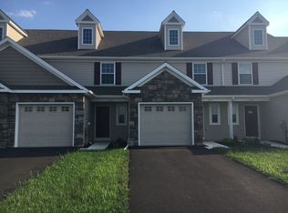 305 Lakeside Xing, Mount Joy, PA 17552