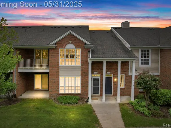 16417 Chatham Dr, Macomb, MI 48044