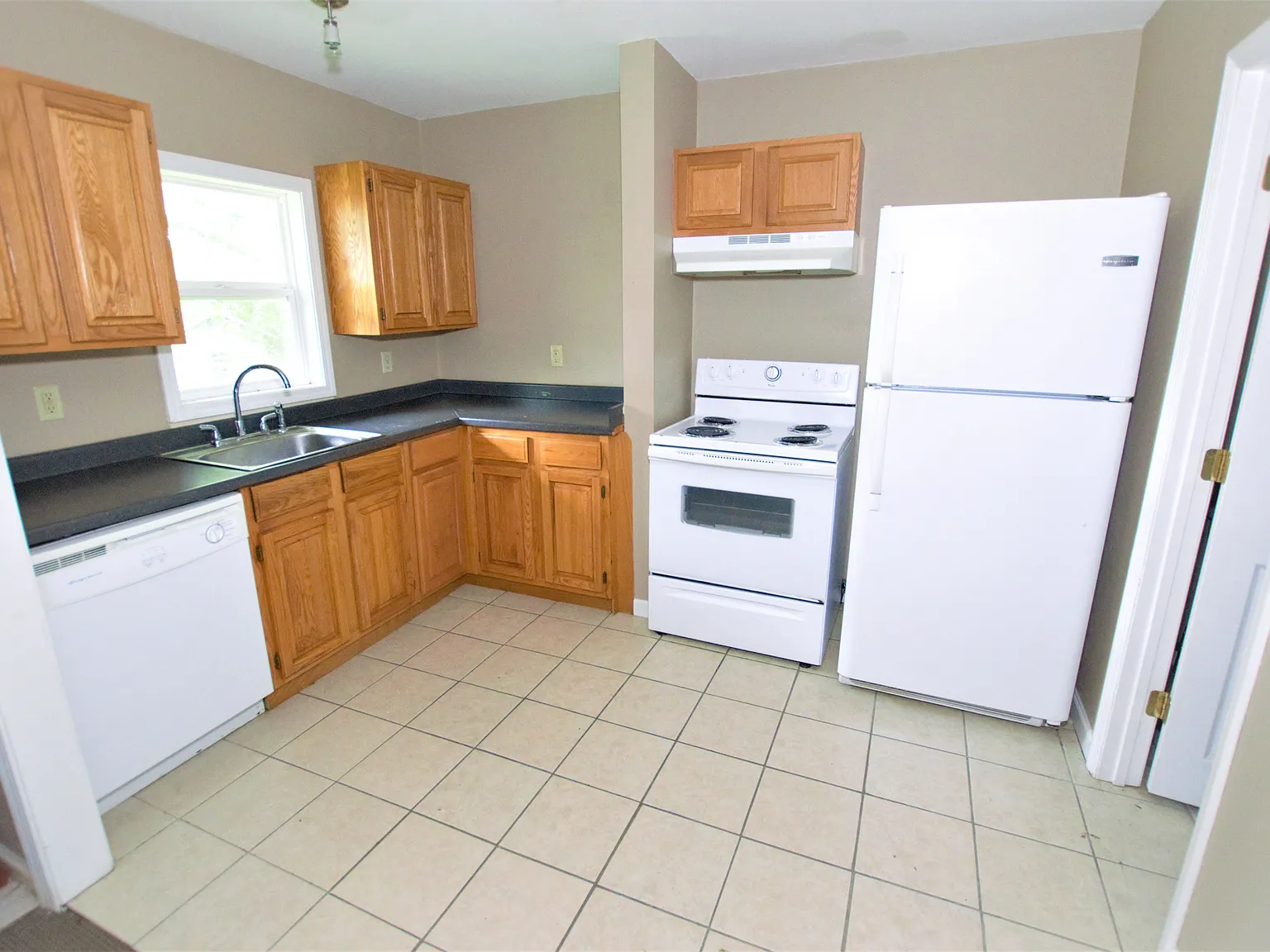 Shelby Street Triplex — Photo 3