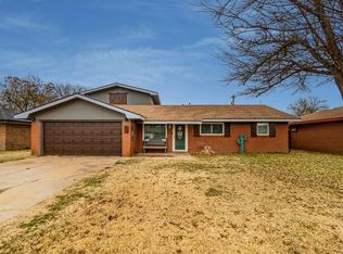 718 W Oak St, Dimmitt, TX 79027