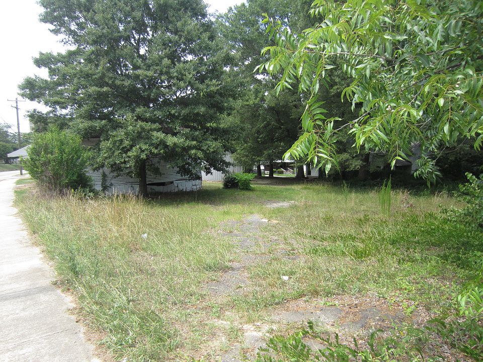 2nd image of 145 N Main St