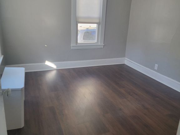4th image of 109 Dwight Rd #1