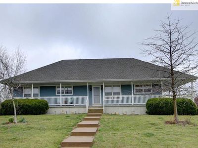 111 Willis Dr, Tonganoxie, KS, 66086