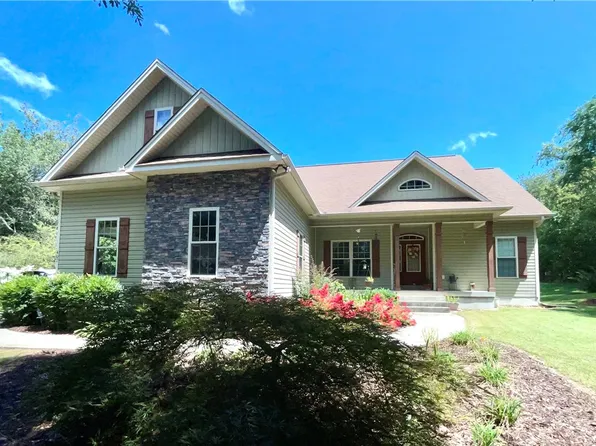 407 Calm Oak Dr, Seneca, SC 29678