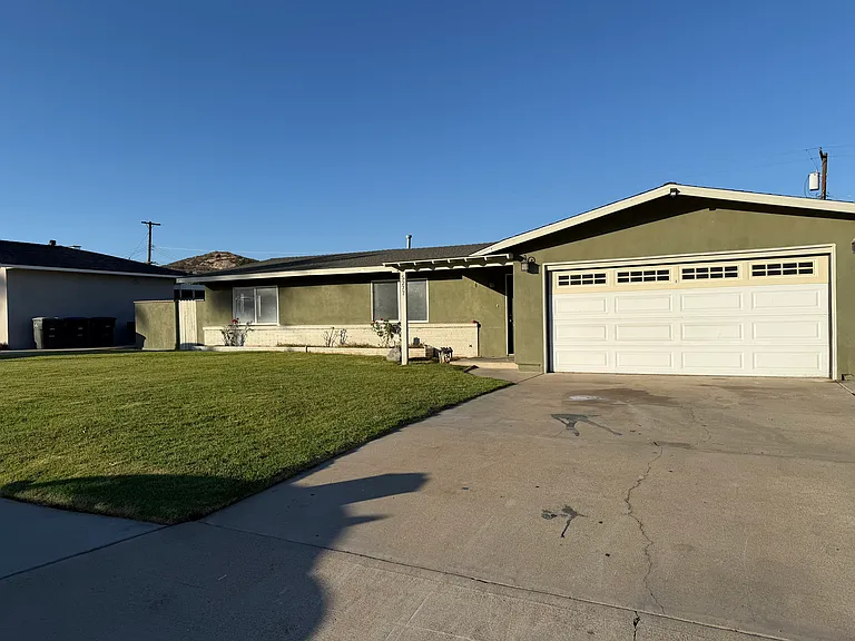 5277 Peacock Ln — Photo 18