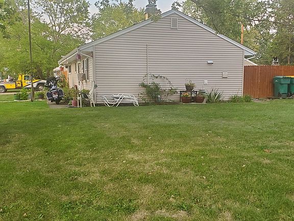 3rd image of 202 Kathlyn Pl