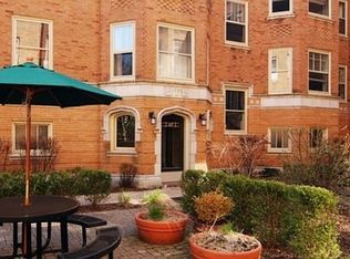617 W Washington Blvd #1N, Oak Park, IL 60302