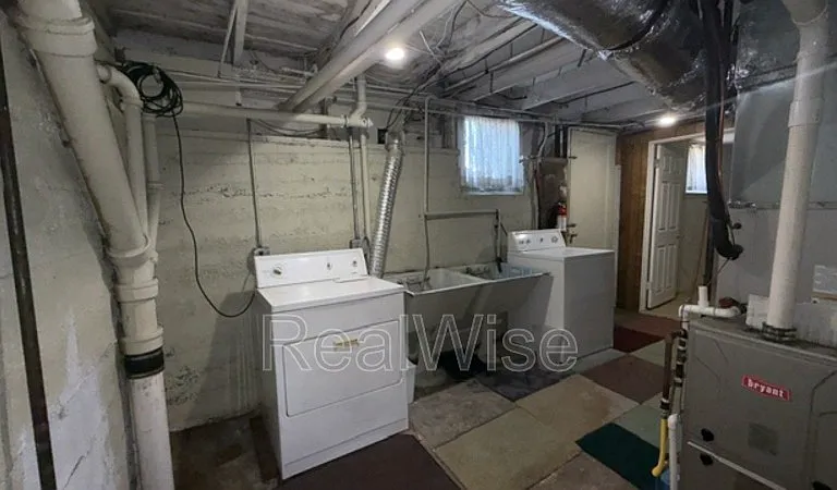 837 SE Blakeley Ave — Photo 37