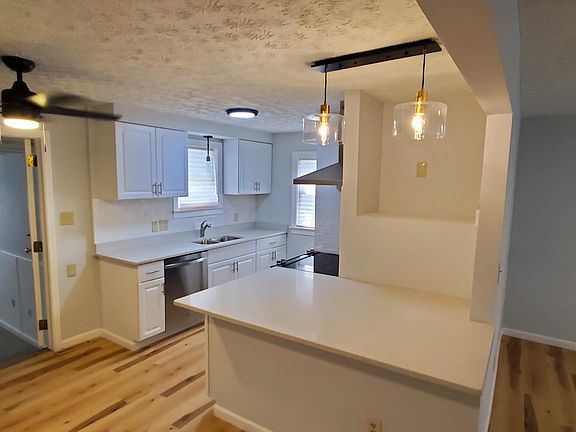 4th image of 1715 E Kossuth St