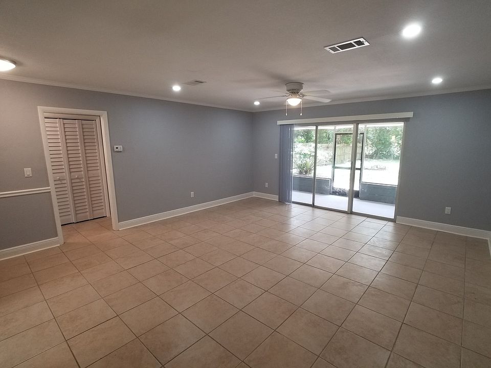 1st image of 1313 Eagleview Dr #B