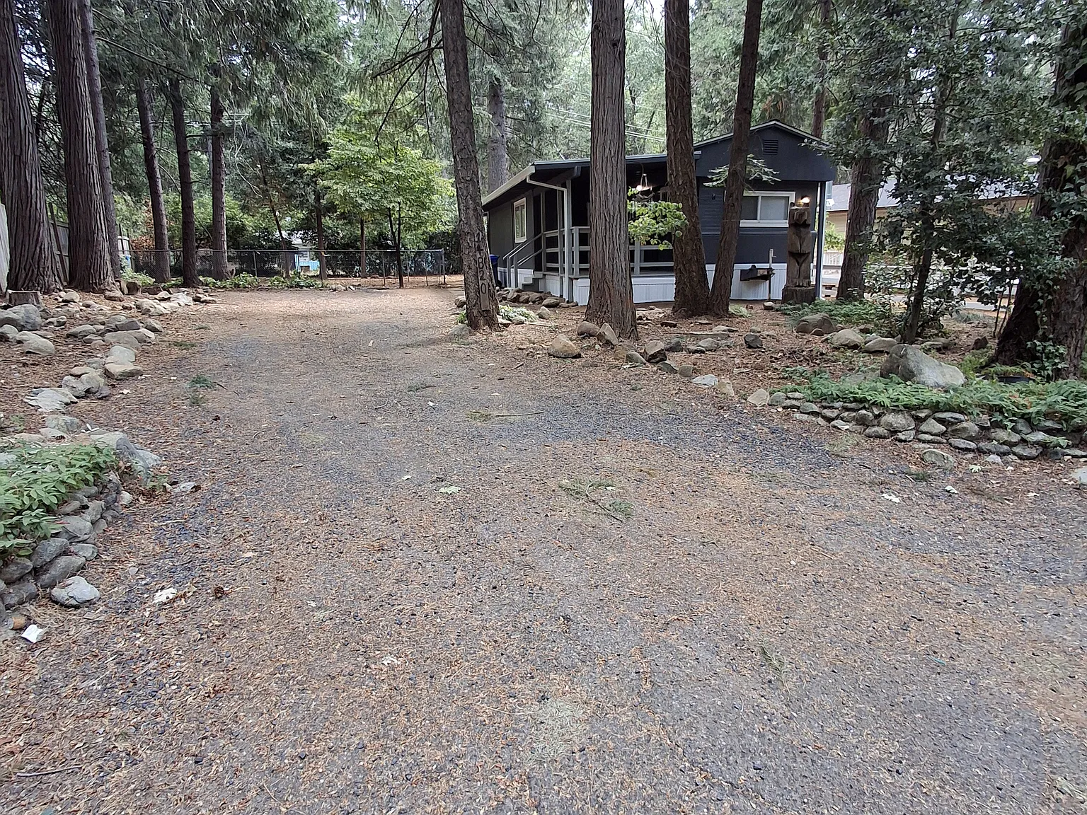 14820 Glenwood Dr — Photo 2