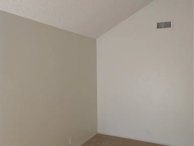 4760 Woodridge Rd — Photo 22