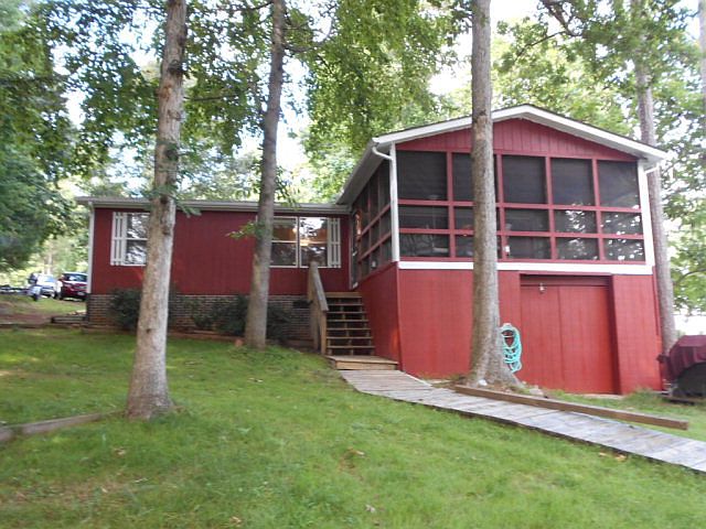 1st image of 321 Moncure Ln