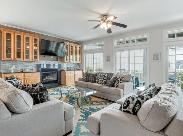 4036 E Ocean View Ave, Norfolk, VA 23518
