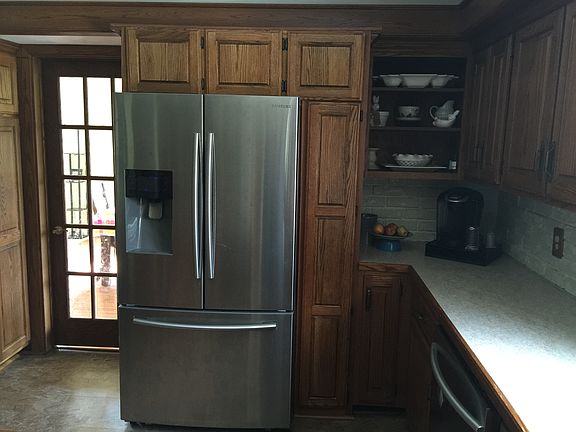 5th image of 33104 Electric Blvd