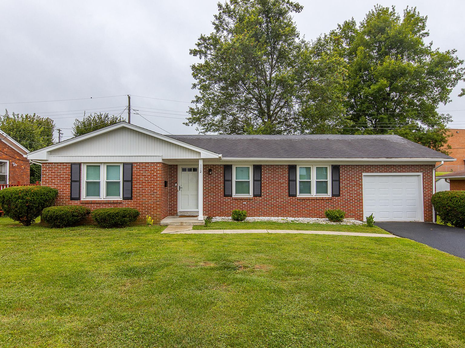 112 Pin Oak Dr, Lancaster, KY 40444 | Zillow