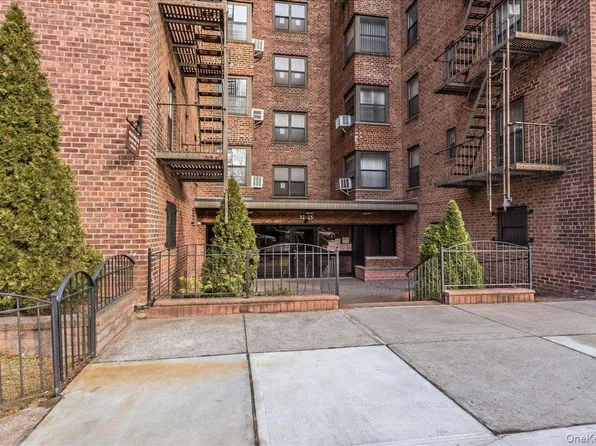 32-25 90th Street #411, East Elmhurst, NY 11369