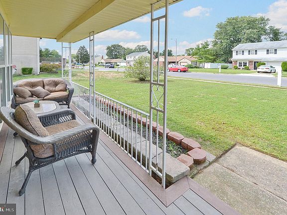 4th image of 38 Avery Dr