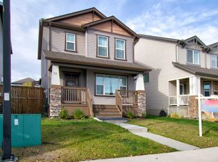 33 E Morningside Mnr SW, Airdrie, AB T4B 0K2