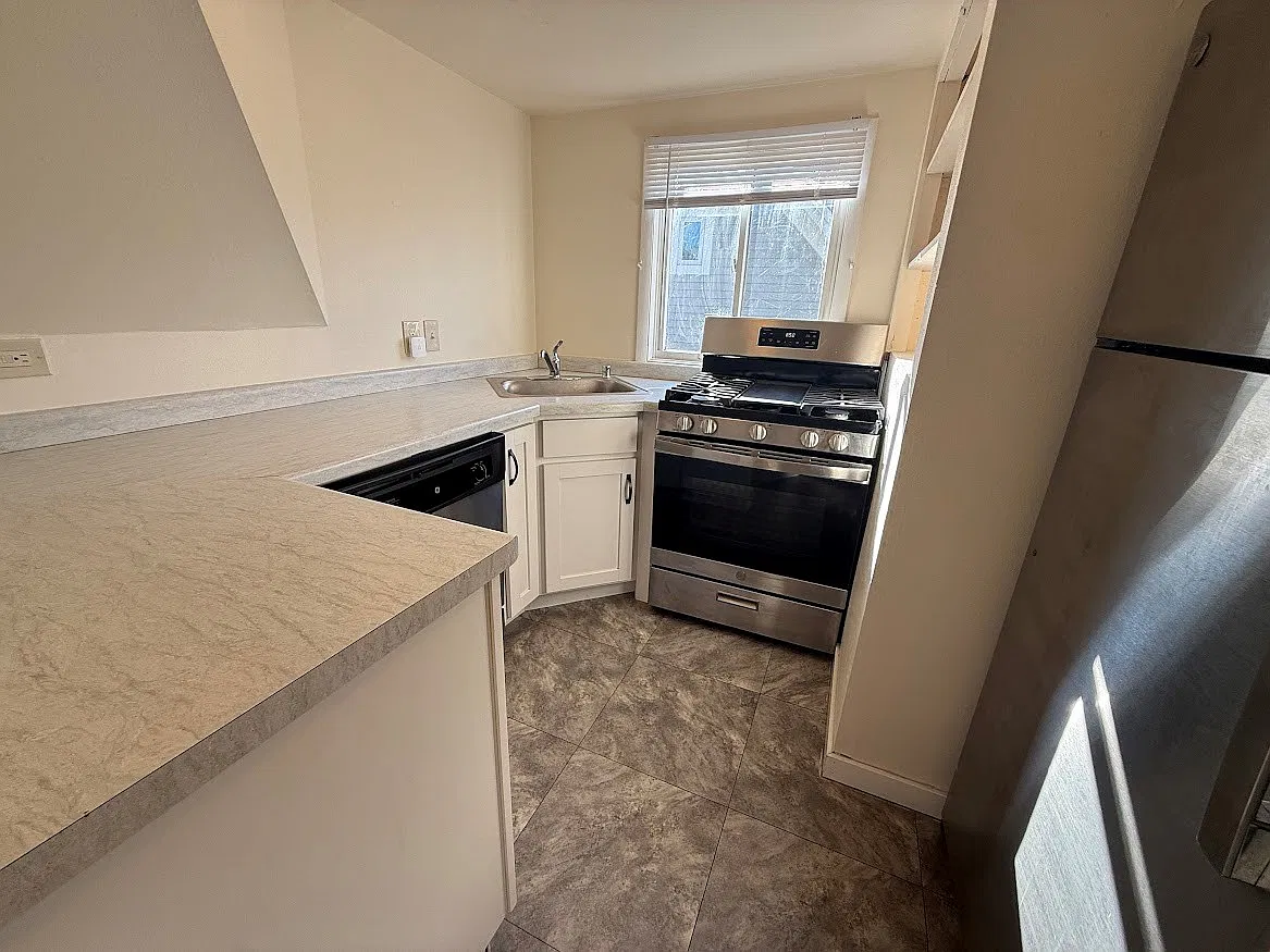 1 bed, 745 sqft, $1,395 — Photo 2