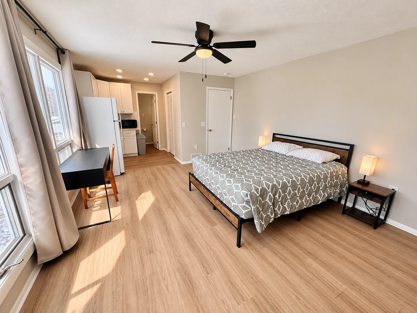 Studio, 500 sqft, $1,600 — Photo 3