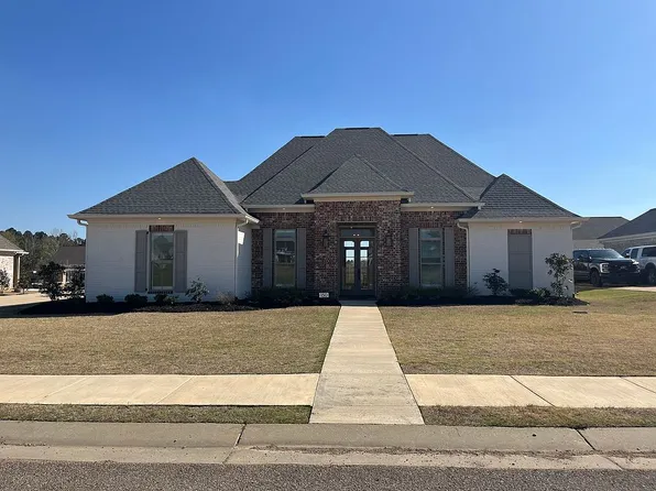 150 Bordeaux St, Starkville, MS 39759