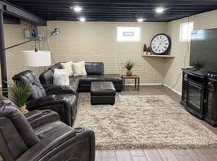 5005 Kerth Rd, Saint Louis, MO 63128