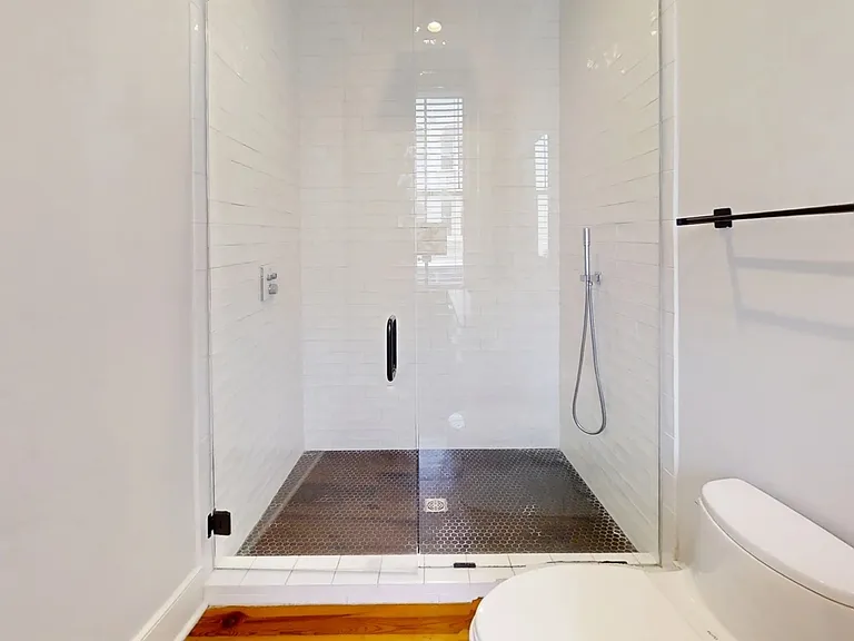 288 King St #201 — Photo 11