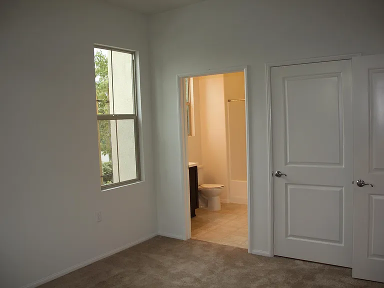 827 E Promenade #A — Photo 17