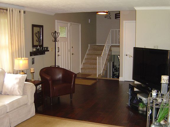3rd image of 714 Strowbridge Dr