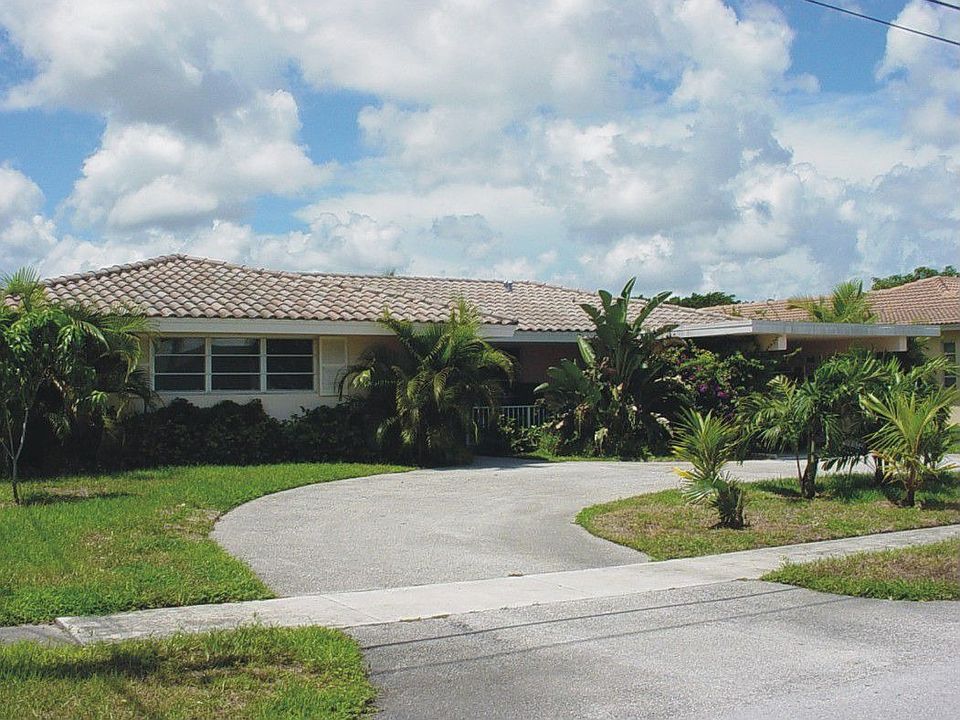 2nd image of 1009 SW 10th Ave