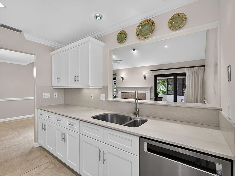 65 Balfour Rd E — Photo 10