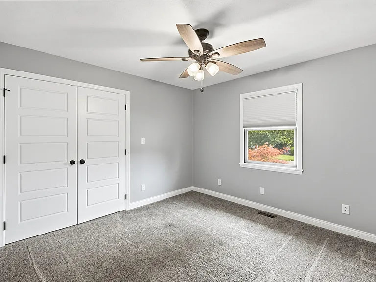 71 Forest Ave — Photo 40