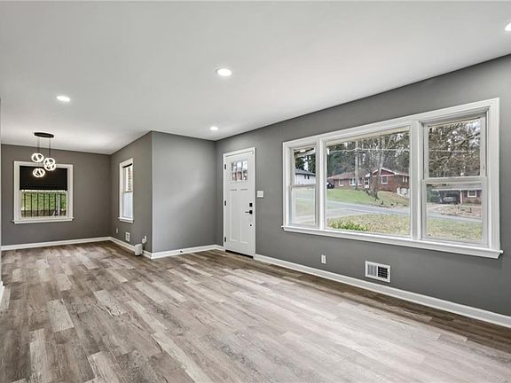 4th image of 2052 Brannen Rd SE