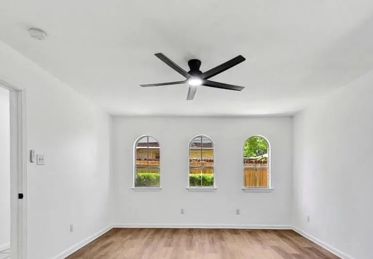 11821 Petal Dr — Photo 9