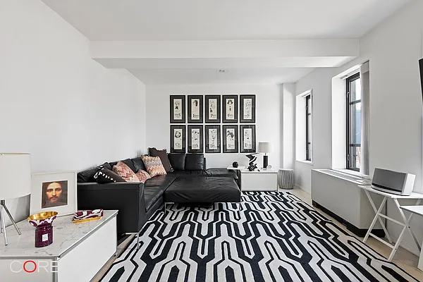 Rented by CORE | media 19