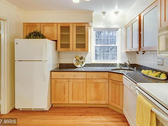 4th image of 2946 Espana Ct