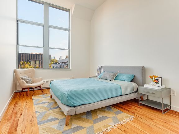 2nd image of 204 Huntington St #3U