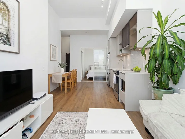 395 Dundas St W #117 — Photo 4