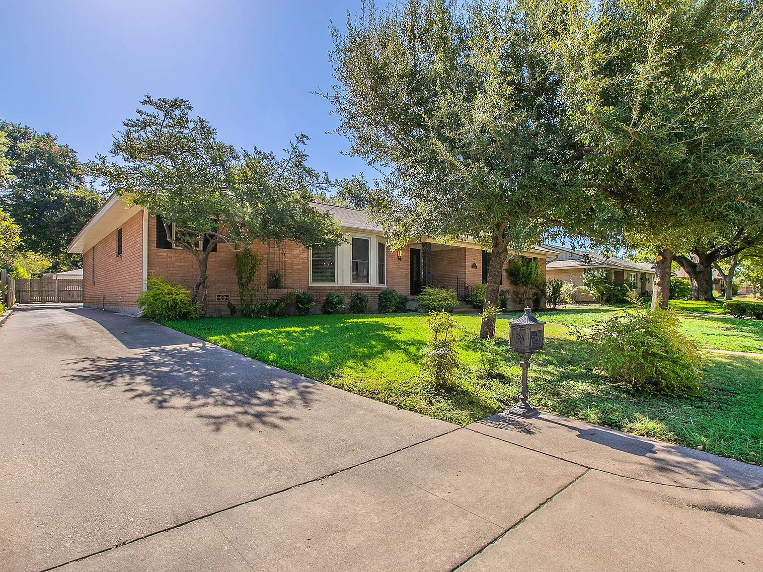 5220 Lake Charles Drive - 1 — Photo 2