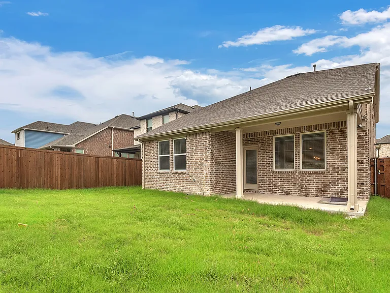 2136 Sunnymede Dr — Photo 37